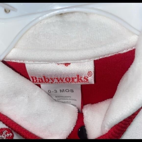 BABYWORKS “SANTA” OUTFIT WITH MATCHING BIB/HAT SIZE 0-3 NWT - Picture 3 of 3